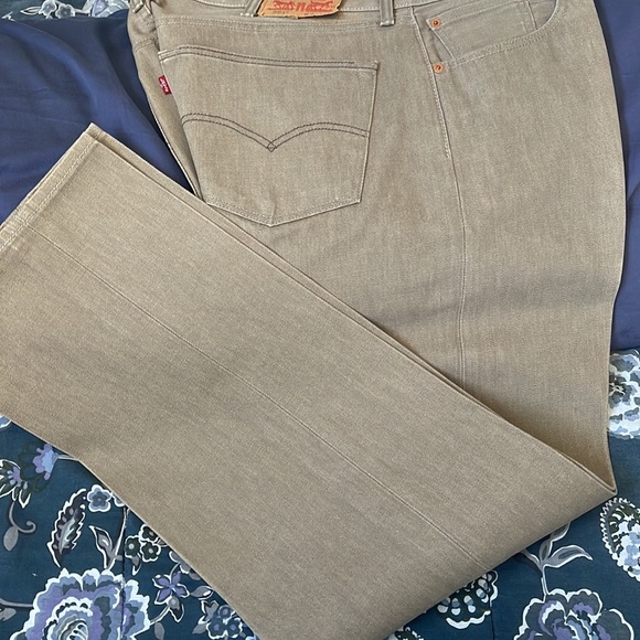 Here are a pair of Levi’s 501 jeans. - Picture 2 of 3